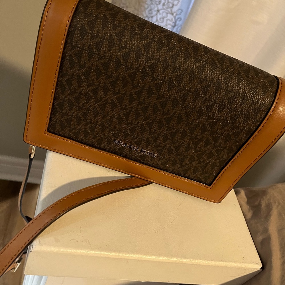 Michael Kors Crossbody